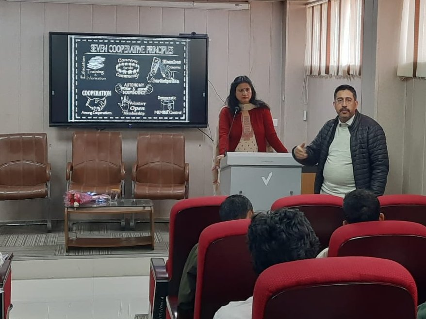 mdncdc's tweet photo. NCDC  शिमला द्वारा  व्यवसाय विकास और संपत्ति प्रबंधन पर एक दिवसीय क्षमता विकास कार्यक्रम का आयोजन किया गया, जिसमे किसान उत्पादक संगठनो (FPO) ने हिस्सा लिया।
#fpo #ncdc #sehakrsesamridhi #fpotraining https://t.co/5TwhpUoXJI