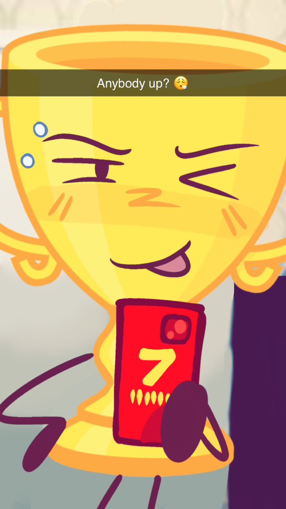 trophyinanimate's tweet image. Just a quick selfie, I know it's late but I couldn't resist~ 🥰 #TrophyTime #StayGold