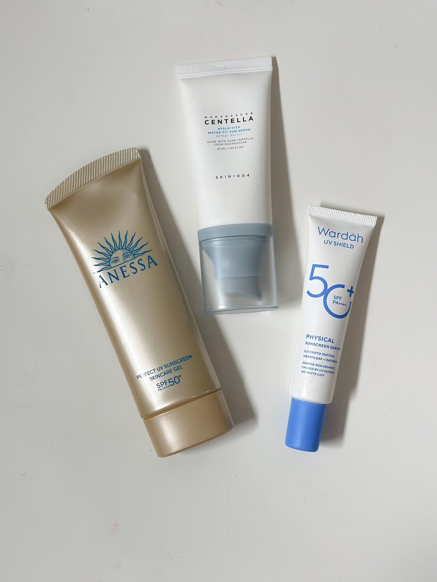 swextdemon's tweet photo. in rotation lg suka pake sunscreen ini ☀️ 

Anessa: finish &amp; proteksinya bagus bgt! minus perih di mata jd aku hindarin bagian mata aja
Skin1004: no complaints, dipake under makeup bagus bgtttt krn dia ky moist
Wardah physical: bagus buat olahraga outdoor! TOP sih ini murce https://t.co/oeWrHJbG6D