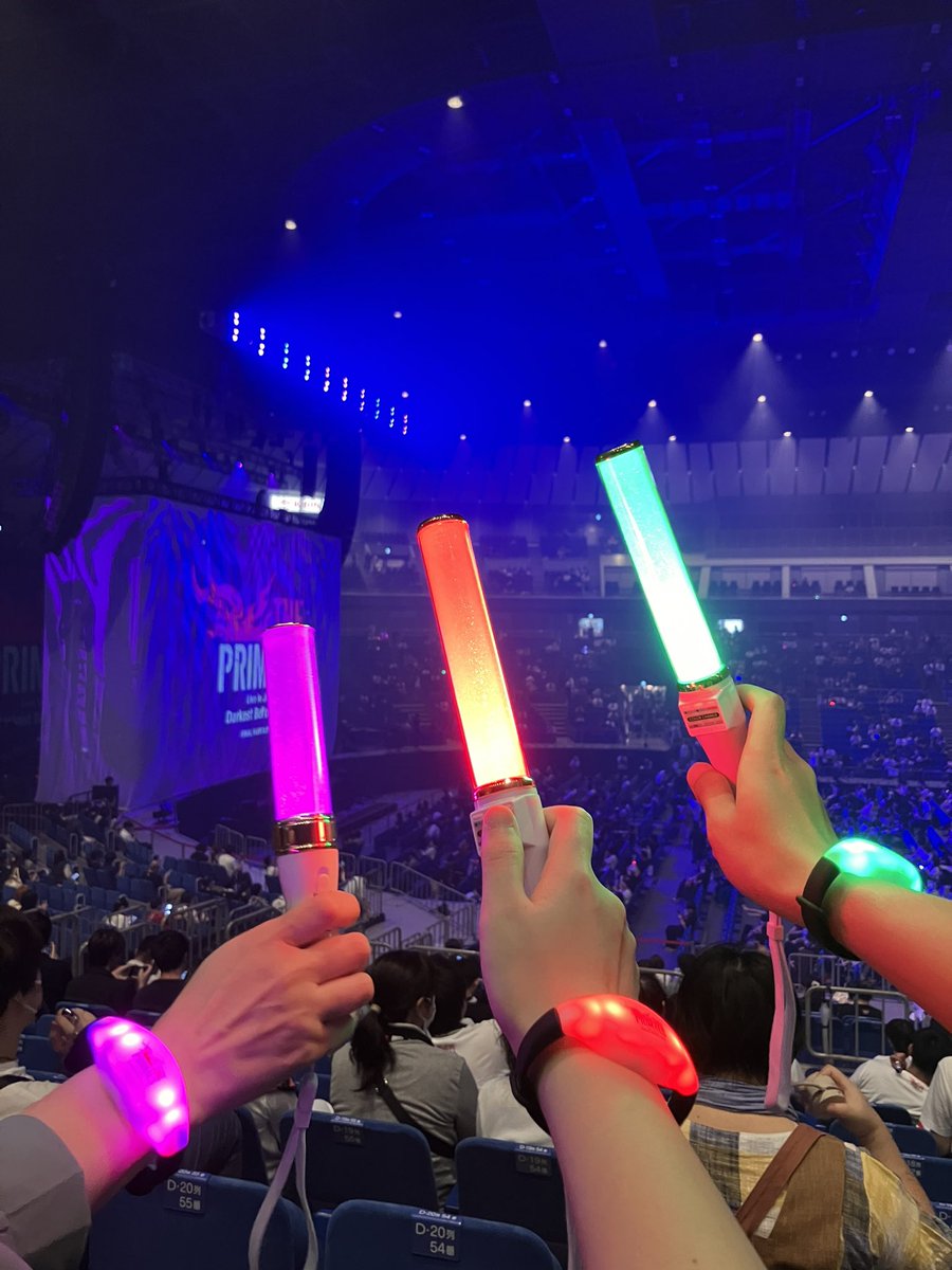 Shokobeee's tweet photo. ライブ来たぞー https://t.co/W5MlLbNIuM
