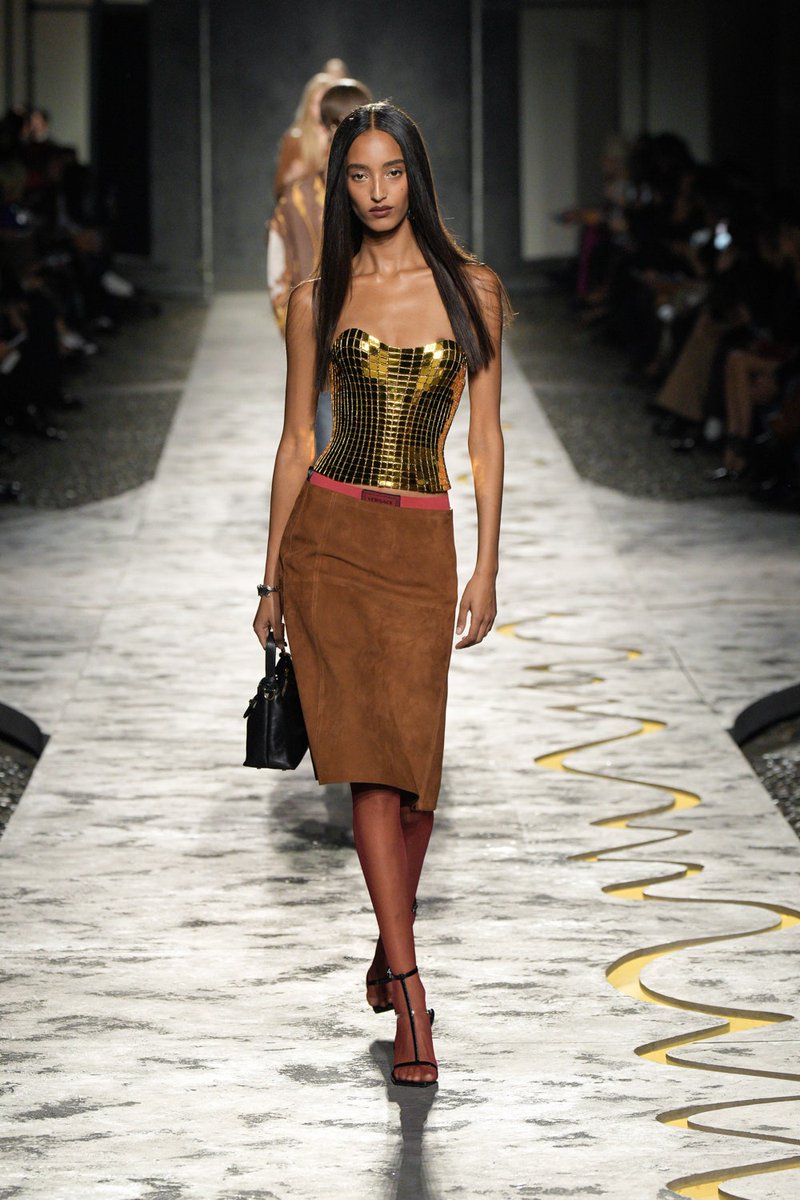 369fashion's tweet photo. versace ss25 https://t.co/Kqe1QsmhcM