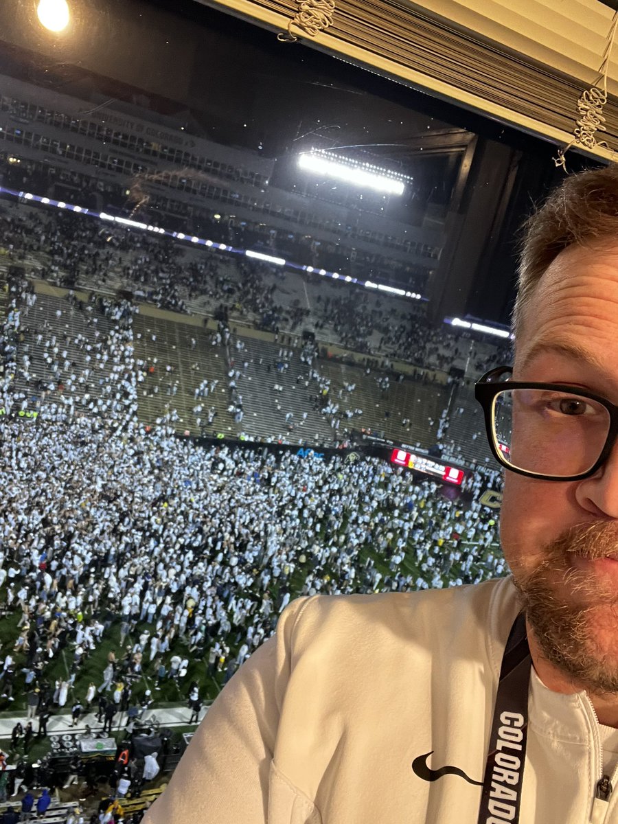 JimmyLuthye's tweet photo. What just happened? https://t.co/ZGWjEkI77a