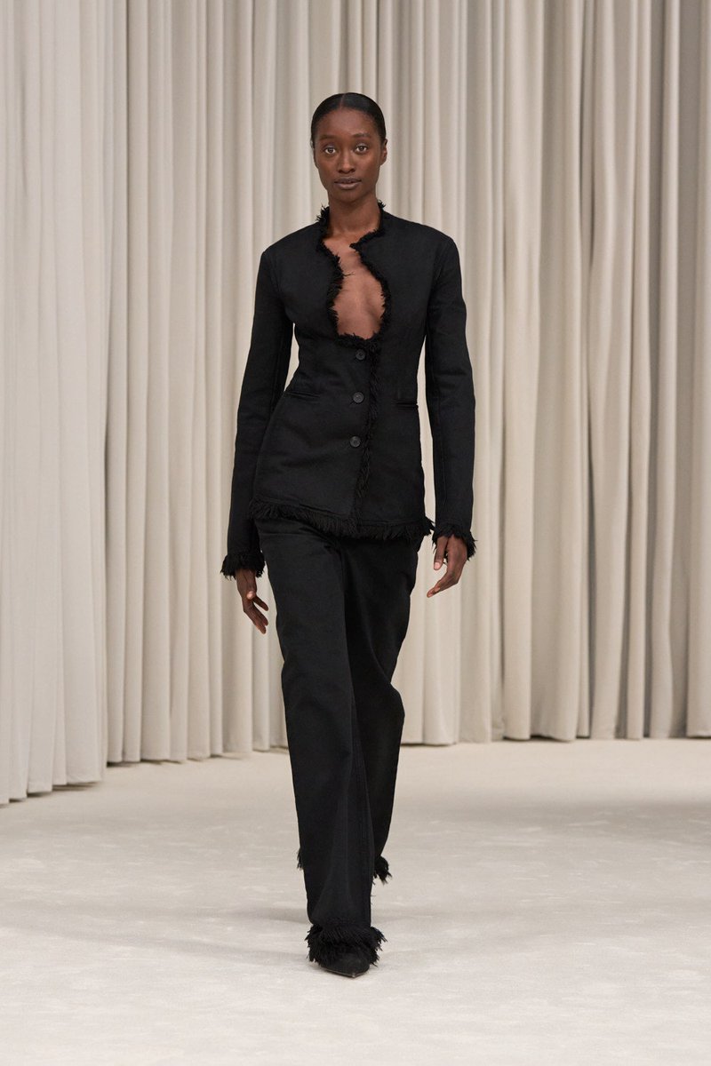 369fashion's tweet photo. ferragamo spring 2025 rtw https://t.co/mkyNDNTDUb