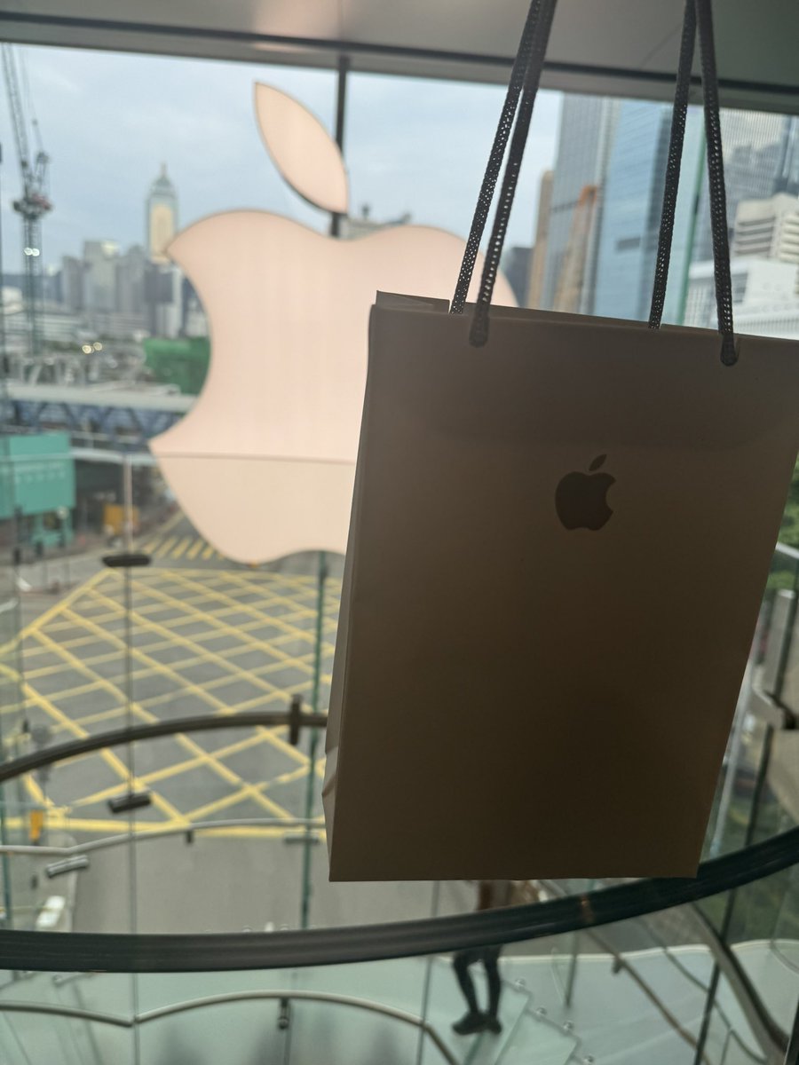 yolodric's tweet photo. Hong kong https://t.co/63SGWQMlv0