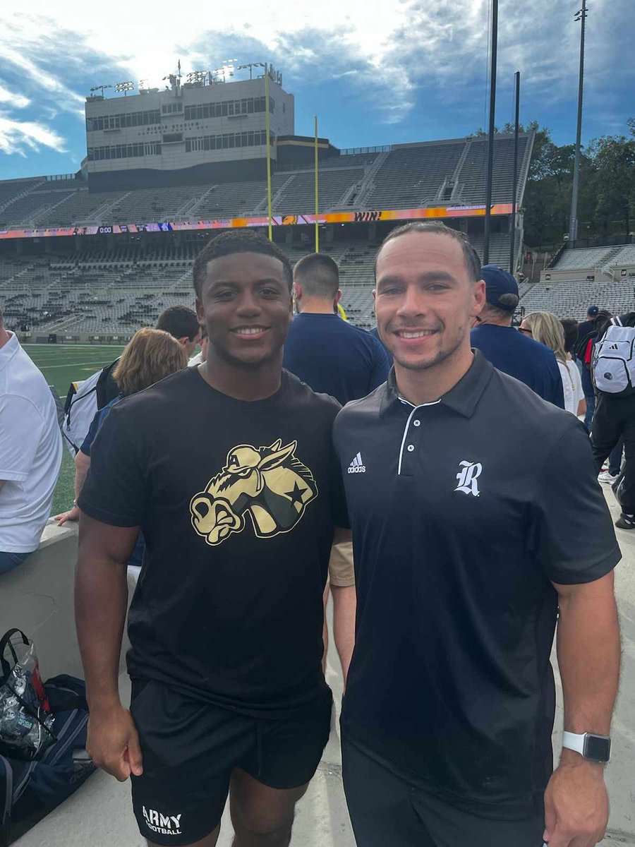 CoachJakeHoward's tweet photo. Love getting photos of my former players going against each other at the next level! Can’t brag enough about both of these young men! I truly feel so blessed to have been a part of their journey! Go be great @MylesArterberry @TysonThompson_1 #NextLevelKats https://t.co/hEE5ZiCwOy