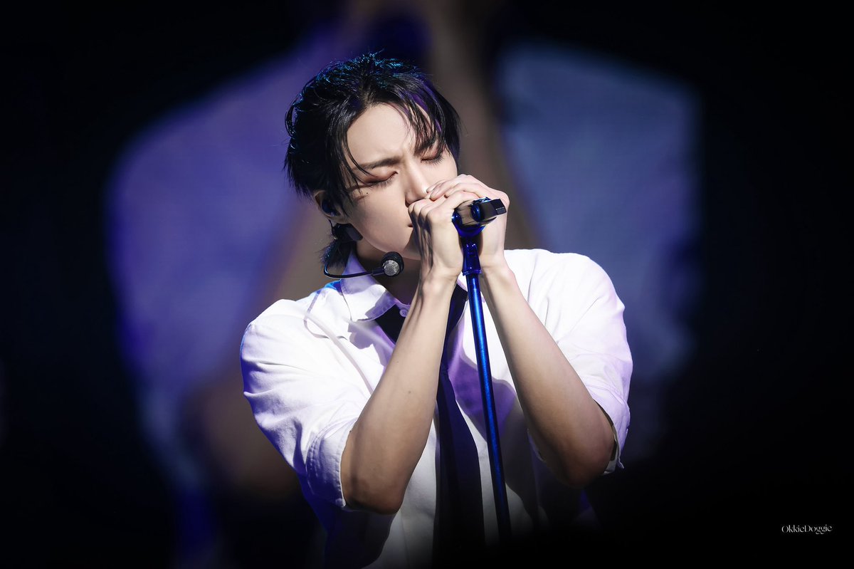 nosushidesu's tweet photo. Imagine seeing him on stage, singing his solo songs. Hearing his full voice on a complete album. Lee Jeno, we’re waiting for you. Please, I really want to see your solo performance, solo stage, and solo album! LJN1 SOON🥹🥹🥹 #manifesting https://t.co/vCIUaXsIVF