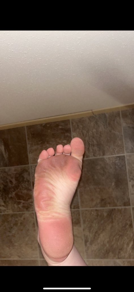 TopFeetLov's tweet photo. Follow @XGoddessC Amazing big feet &amp; soles #soles #bigfeet #footworshi̇p #sessions #Indian #Indianapolis #Michigan #ohio  #softsoles #talñ https://t.co/Sj0aseGMed