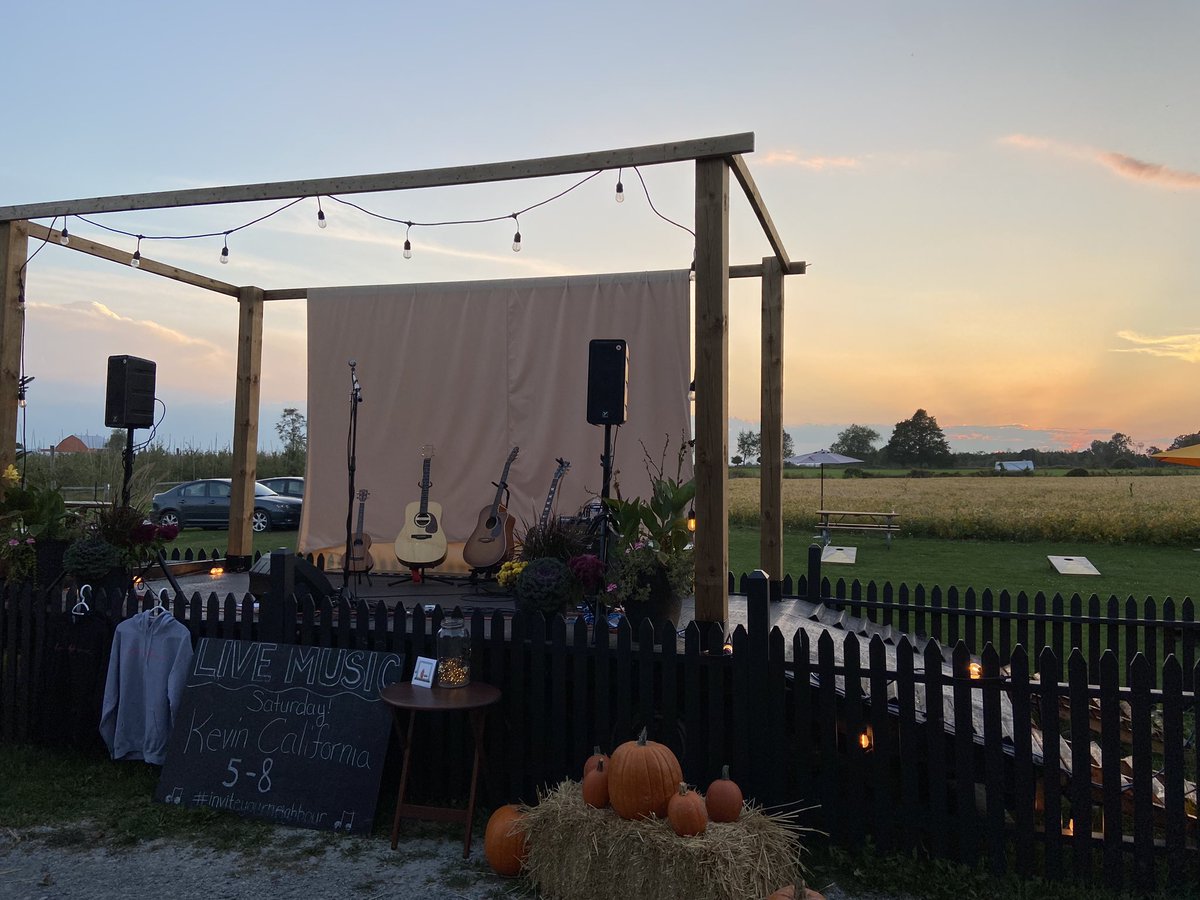 Finally got to perform on the magnificent and enchanted outdoor stage <a href="/twoblokescider/">Two Blokes Cider</a> #seagraveontario
