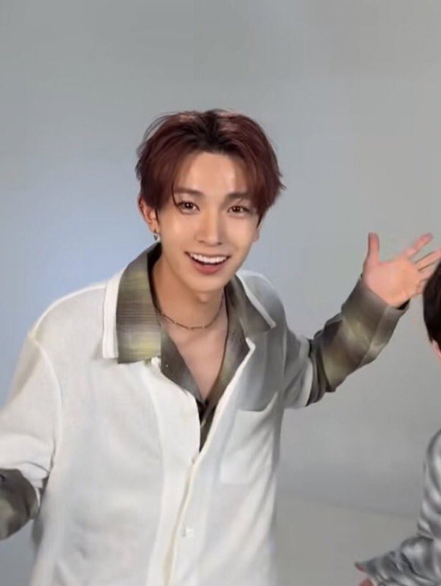 heefya's tweet image. i logged into this acc. surprise !