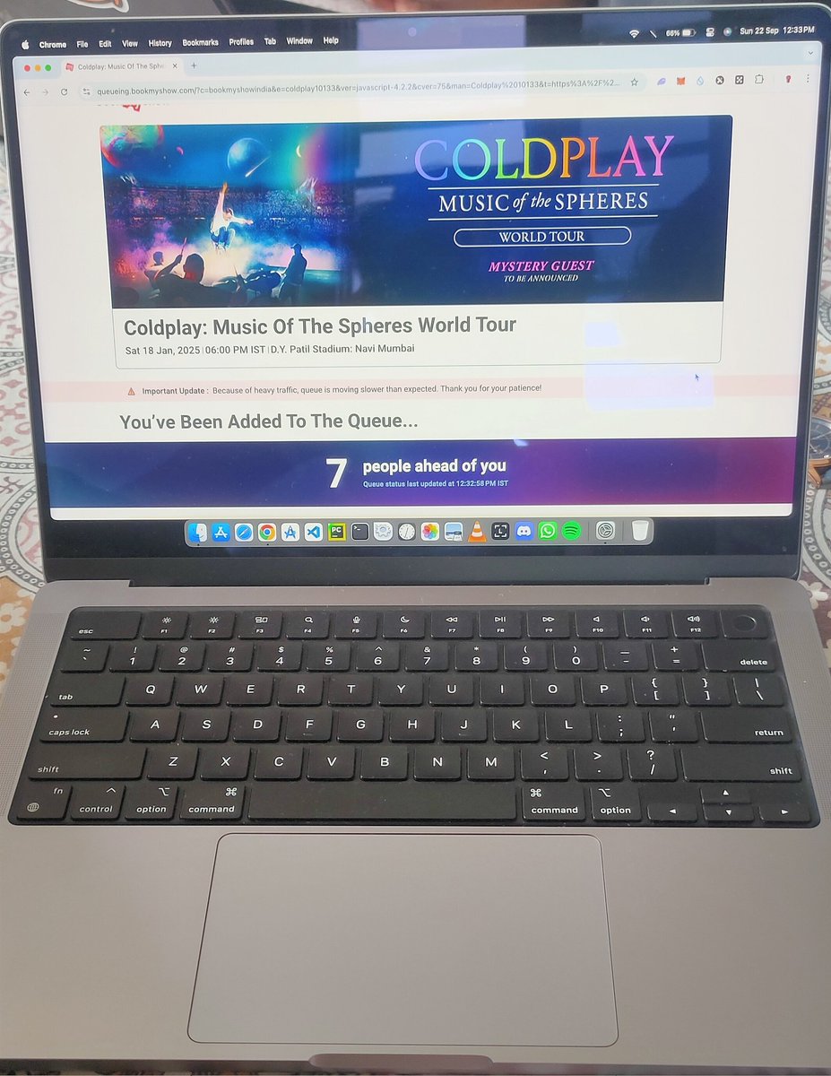 k7ishn's tweet photo. Suiiiiiiiiiii #BookMyShow 
@coldplay @bookmyshow https://t.co/hkz0PCRToh