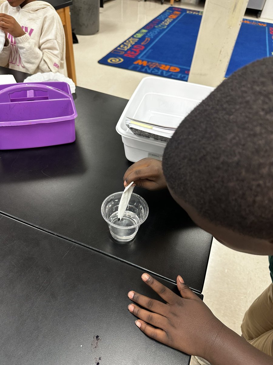 BoydSTEAMLab's tweet photo. 2nd grade Dot Day fun with Chromatography @APS_WMBoyd @MsBlairAPS @AP_Fagan @STEAMingCooper
#BoydDreamers https://t.co/cyLYx5gbqI