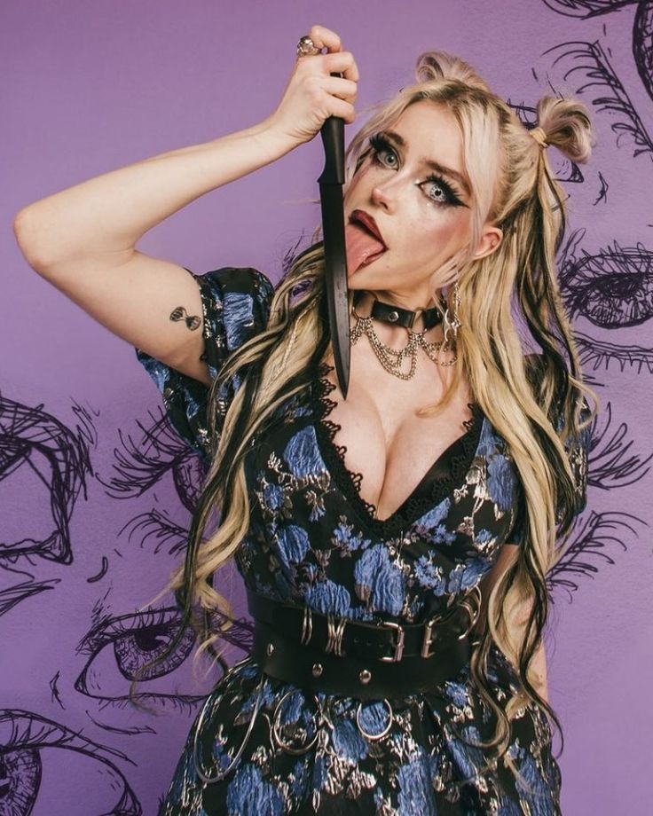 CloudLovenBjane's tweet photo. 𝕆𝕣𝕚𝕘𝕚𝕟𝕒𝕝 𝔹𝕚𝕥𝕔𝕙ྀ࿐ ˊˎ-

— Alice ain't got nothing on me... https://t.co/5i4j4aHiRO