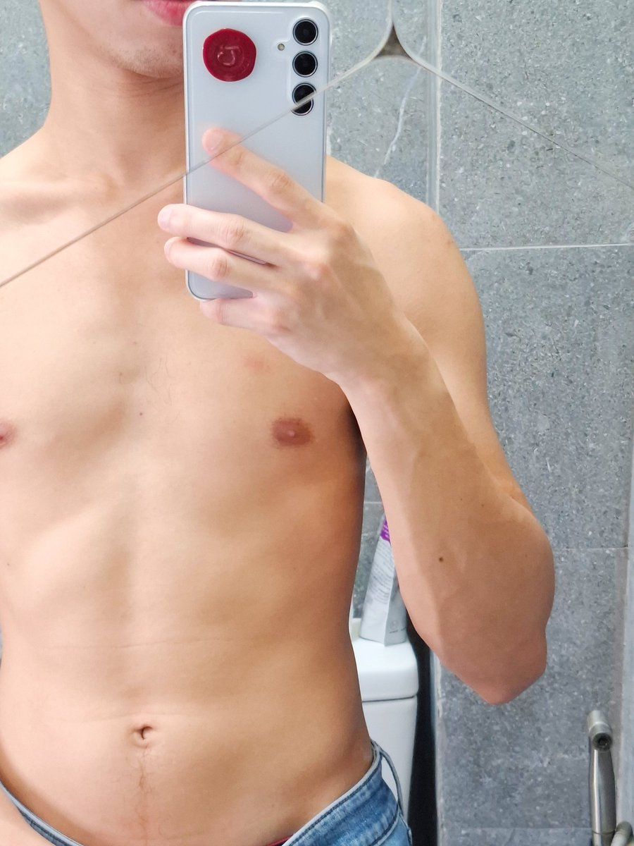 explicit_li's tweet image. 🩶