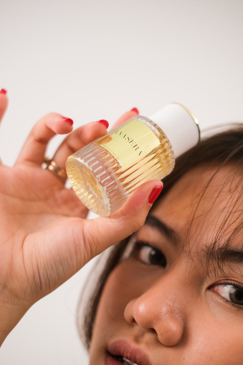 jadeparfume's tweet photo. ada yang tau ngga story behind nama dari varian “jane” ini? di apk sebelah si udah mimin spill 😋👀

kalo bener ntar kita kasi free 2pcs jane &amp; anasera, let’s go!!! ✨ https://t.co/JES6T20909