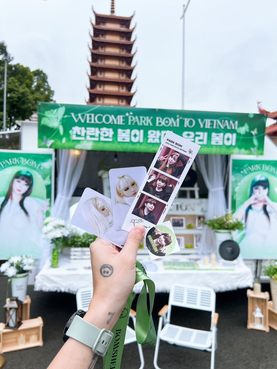 GouStation's tweet photo. ✨GIFT TRUCK - PHOTOZONE FOR PARK BOM SPECIAL FAN CONCERT IN VIETNAM ĐÃ SẴN SÀNG ✨

Project by Bom - 2NE1 - Vietnam FC 2NE1 Vietnam Union
#GmEnt #Goustation #Supporttruck #Foodtrucksupport #Coffeetruck #Roadshowtruck #IdolAdvertising https://t.co/ywwANKvX4S