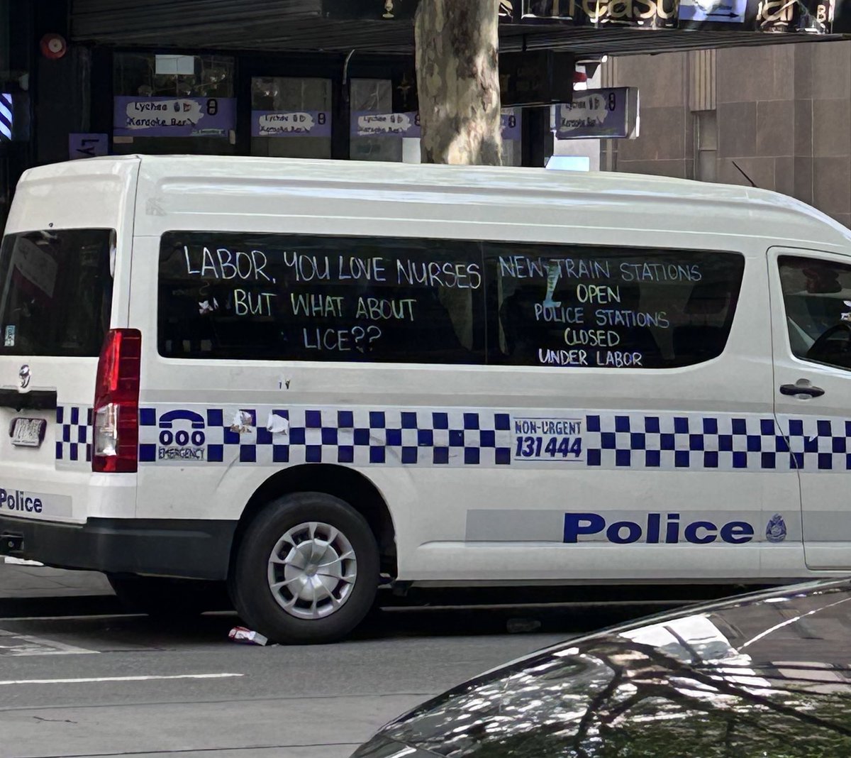 hamhammer27's tweet photo. Labor you love nurses but what about lice 🪳??? https://t.co/fgFW7QmWry
