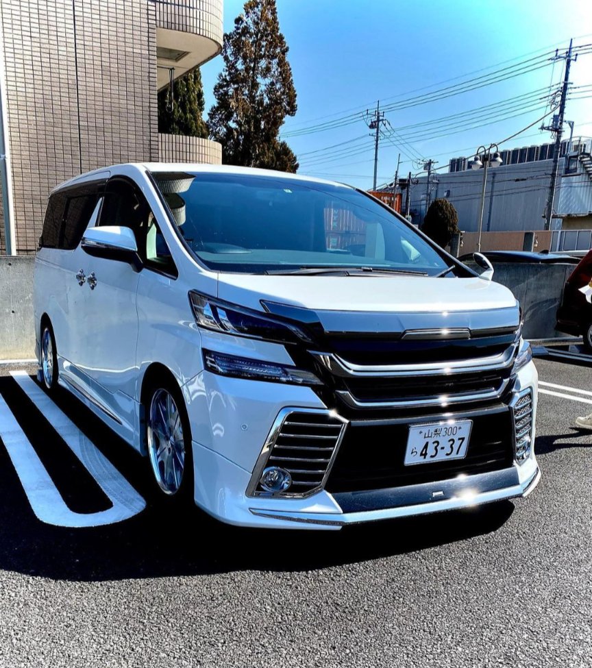 t0m078feb's tweet photo. 車好きです。。
20系ヴェル→30系ヴェル→PEUGEOT5008 
他にもセダンやミニバン色々乗ってきました✨️

他にラーメン大好物です😆 https://t.co/ArDXO388dO