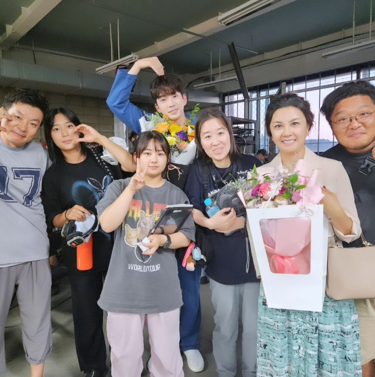 BluKimchiKdrama's tweet photo. Actor #GoYoon who played Jindan in #BeautyAndMrRomantic posted some shots to IG to say goodbye to his character. #고윤 #미녀와순정남 https://t.co/TTtJ4kznmv