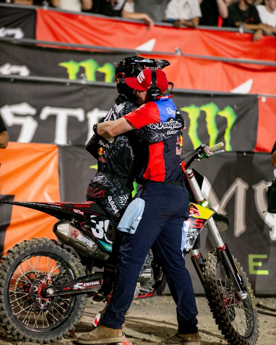 SuperMotocross tweet media