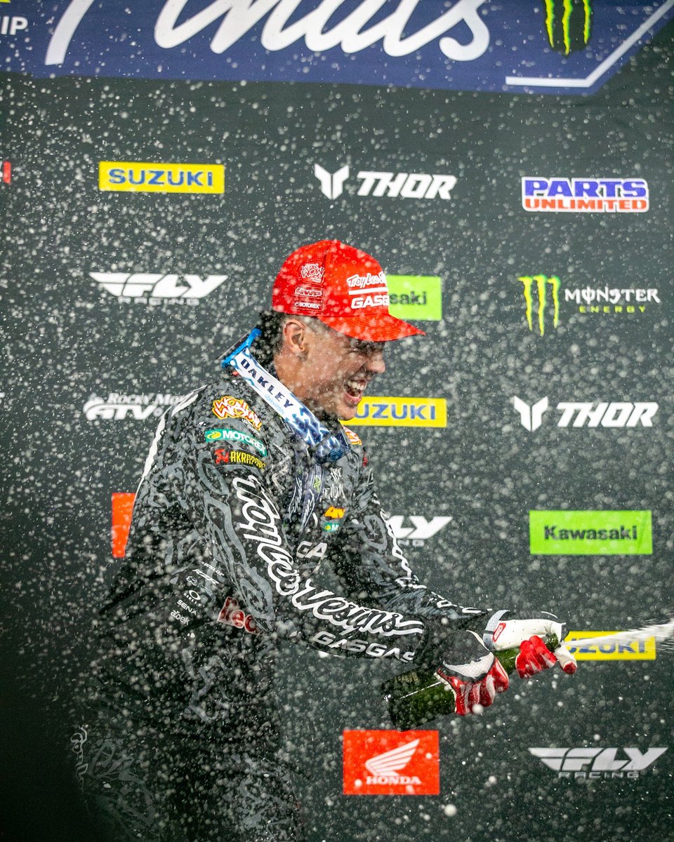 SuperMotocross tweet media