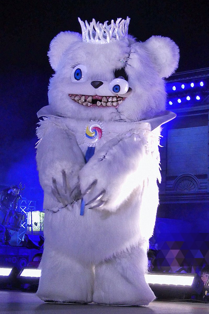 ハミクマソウルちゃん🐻‍❄️ ずっとハミクマちゃん🐻を見つめてお行儀