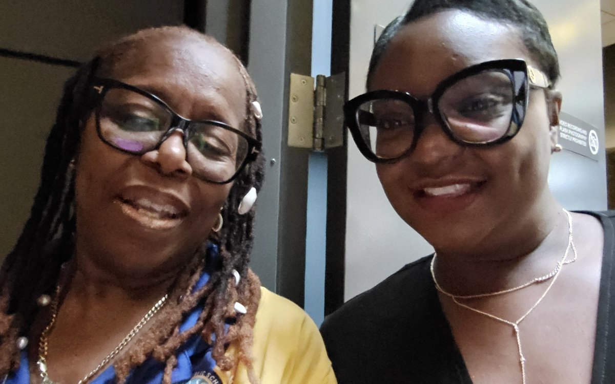 CSD 17 was in the house at Frank Sinatra High School for Chancellor Banks' State of the City Schools📚📔✏️🌹
<a href="/SheneanL/">Shenean Lindsay</a> 
<a href="/DrBeverlyLogan/">Beverly Logan</a> 
<a href="/GeorgetteBranch/">Georgette Branch</a> 
<a href="/FollowCSA/">CSA</a> 
<a href="/DOEChancellor/">Chancellor Melissa Aviles-Ramos</a> 
<a href="/BrooklynChamber/">Brooklyn Chamber of Commerce</a>
<a href="/RitaJosephNYC/">Rita Joseph</a> 
<a href="/MabelSarduy/">Mabel Muniz-Sarduy</a> 
<a href="/schnepsmedia/">schnepsmedia</a>