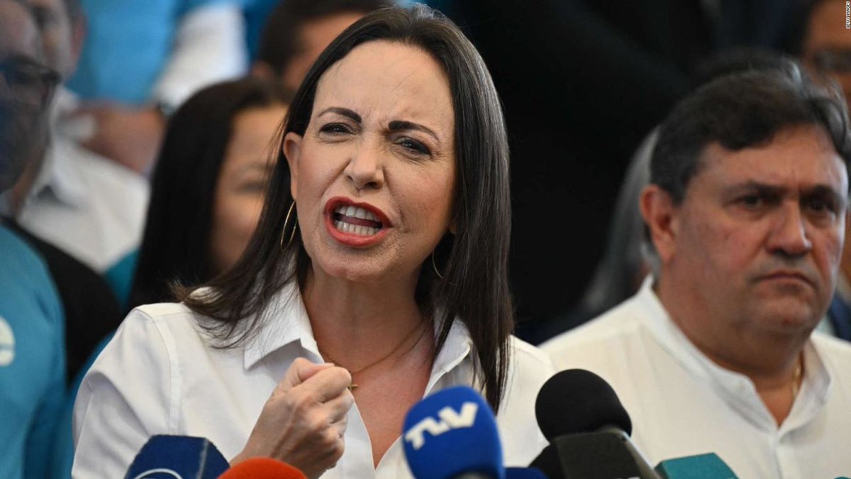 hackervnzl's tweet photo. Atención Venezuela 🗣️🇻🇪 tengo informacion fuentes sería  que a nuestra líder por la libertad María Corina Machado la van a querer meter a la carcel y usarla como un rehén o garantía si entra @realErikDPrince a Venezuela  a nuestra líder Venezuela tiene que  defenderla  puede que la quieran arrestar en las próximas semanas pero Venezuela se levantara y no dejaremos que nos callen 🗣️ #yacasivenezuela #fueramaduro
