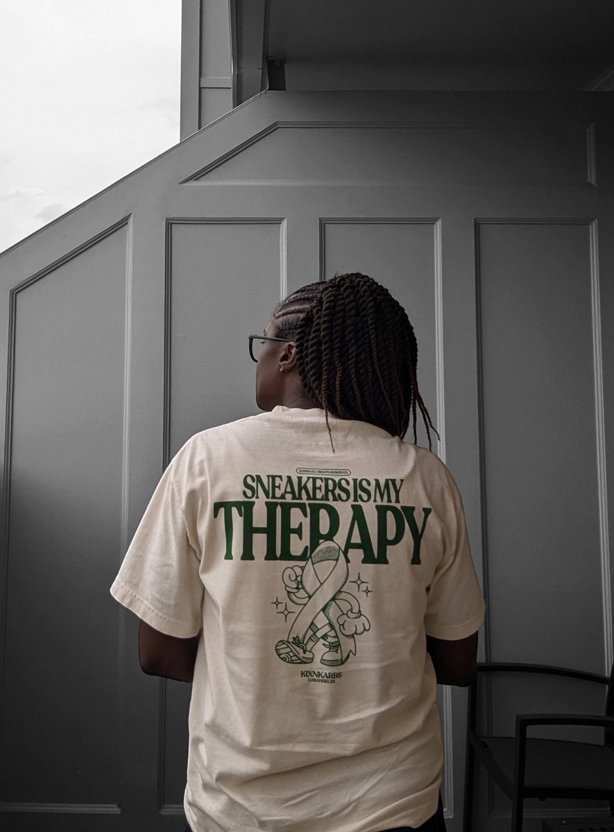 amcmath04's tweet image. Saturday's Shirt and Kick Combo! 

#KOTD #Nike #AM1 #Lemonade #ashwithkicks #thesolefirm
#queensofsole #sneakersisterhood #respectherstyle
#girlsxkicks #wearyourkicks #yoursneakersaredope

Shirt  @KIXNKARBS
Shoes @nike