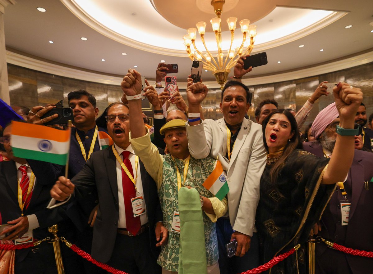 SirajPashabjp's tweet photo. A warm welcome in New York for Hon'ble PM Shri @narendramodi.
#ModiInNewYork
#ModiInAmerica
@VasundharaBJP @ProfTariqManso1 @saudansinghbjp @SarojPandeyBJP https://t.co/1XuyivdCsM