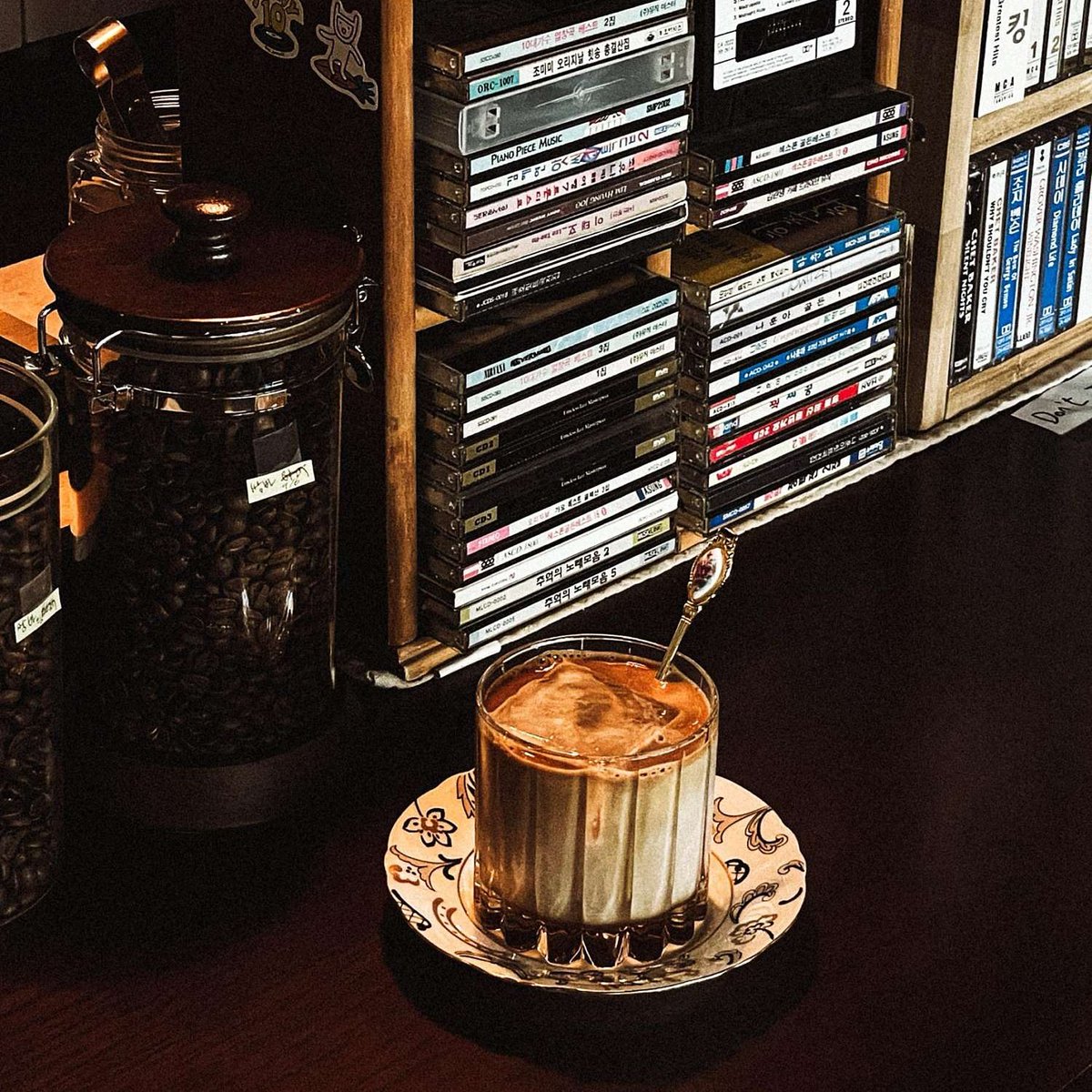 hhaappyday's tweet photo. 달달구리 마시면서 귀호강 ☕🎧 https://t.co/IOU9eArsgK
