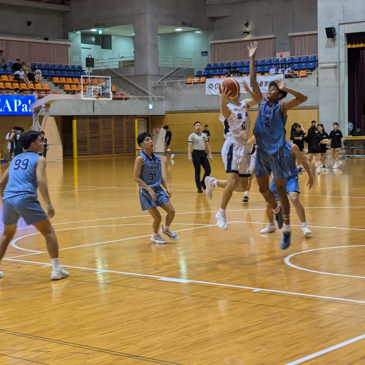 stepbystep022's tweet image. 高校選手権の4日目が終了し、本日の結果で決勝に進むチームが決定しました！

男子　美来工科高校・興南高校
女子　石川高校・西原高校

決勝戦は10月20日(日)に沖縄アリーナカップにて行われます!

決勝戦に進むチームのみなさん最後まで頑張ってくださいねー🔥

#沖縄バスケ #バスケットボール #沖縄