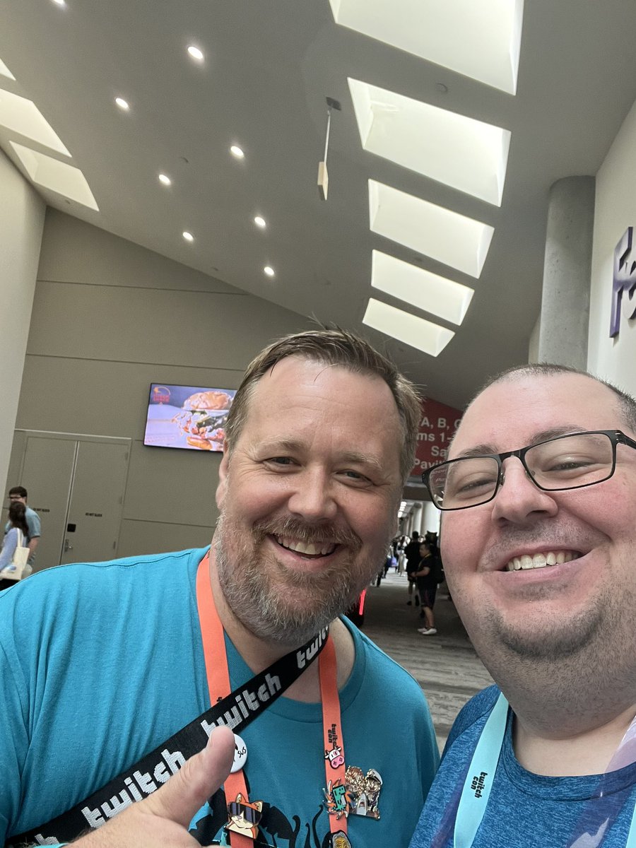 Chewwy3434's tweet photo. Also met some cool folks including the awesome @AeroGarfield_29 https://t.co/ySell3LHwV