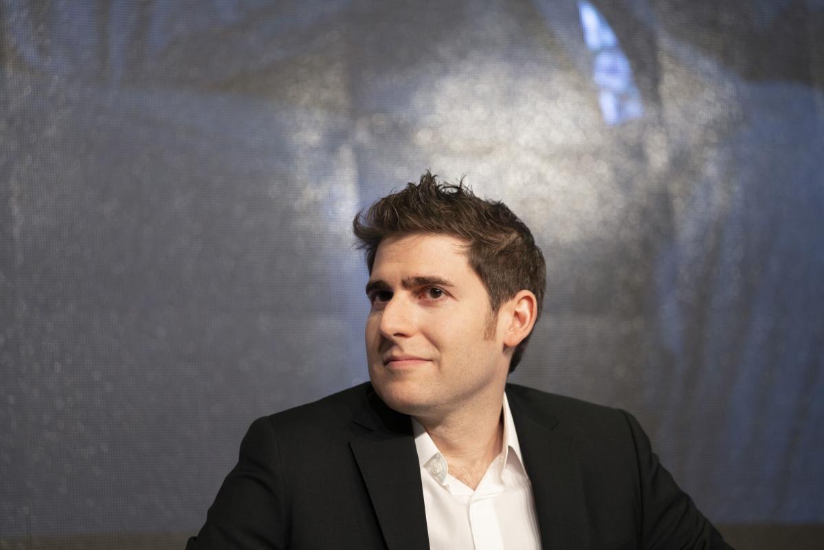 LynetteStock1's tweet photo. Facebook Cofounder Saverin Gives $15 Million to Singapore School https://t.co/Uyw9nateg0