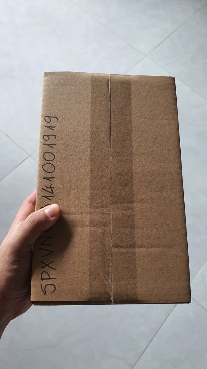 Đơn hàng đầu ngày. Cảm giác đóng gói hàng thấy vui lắm! Đơn chưa nhiều nhưng miễn có đơn là thấy vui rồi!
Chúc cả nhà cuối tuần vui vẻ nhé!