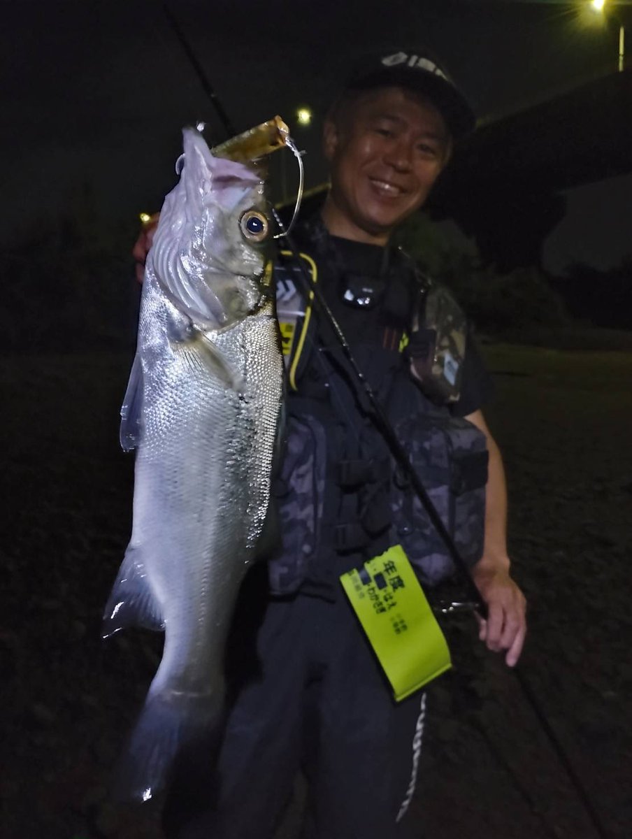 chobi178's tweet photo. エリアを変えるとバイトはあるけど乗らない。数日前のデイでイナッコが多かったので懐かしのRAポップで誘ってみると可愛いのが釣れました♪
#RAPOP
#ism #infiniteseedsmakers
#GAMAKATSU
@gamakatsu_jp
#TREBLE_RBMHFT
#TREBLE_RBMH
#GAMAKATSUフックモニター
#シーバス
#PR https://t.co/WQCqvt8ibE