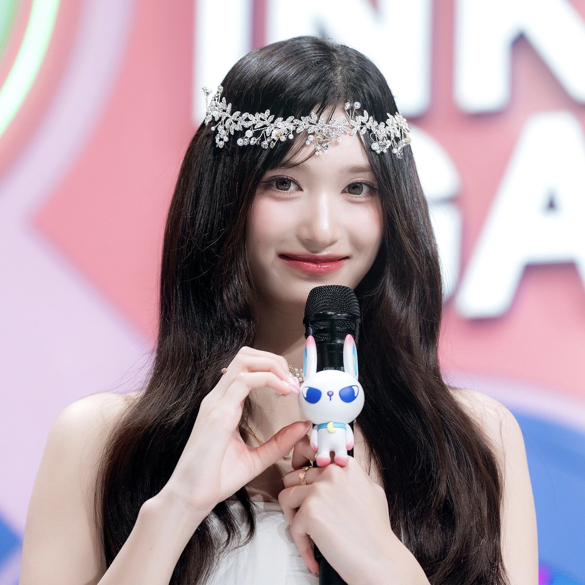 picsleeseo_'s tweet photo. CRUSH ON MC LEESEO
#InkigayoFairyMCLeeseo https://t.co/yTLNWic6Pk
