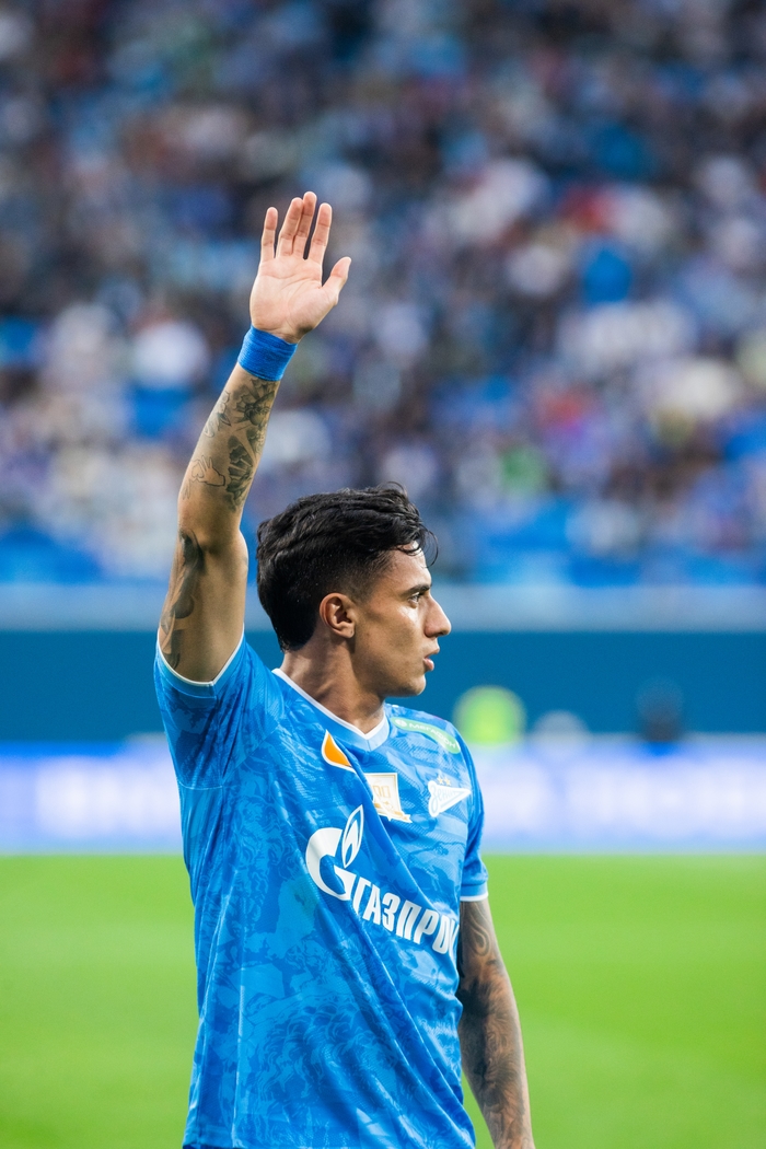 fczenit_fin's tweet photo. Gustavo Mantuan asiantuntijoiden mukaan ottelun paras pelaaja! 🥇 #ZenitFakel https://t.co/3rSXHywfMK