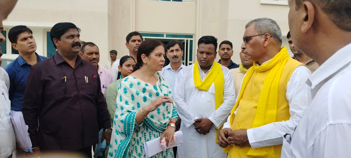 MinWelfareUP's tweet photo. मा. मंत्री श्री @oprajbhar द्वारा बरेली में 'प्रधानमंत्री जन विकास कार्यक्रम' के अंतर्गत बरेली हेड क्वार्टर में यूनानी मेडिकल कॉलेज का निरीक्षण किया गया। 

इस दौरान मुख्य विकास अधिकारी, उपनिदेशक अल्पसंख्यक कल्याण बरेली मंडल एवं अधिशासी अभियंता लोक निर्माण विभाग आदि उपस्थित रहे। https://t.co/59TGdyiiFO