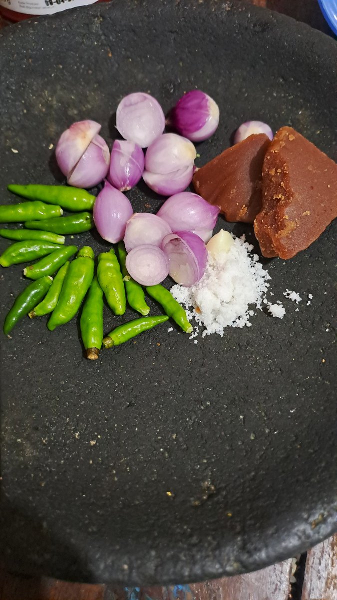 indaho_indah's tweet photo. Resep Tahu Gejrot yg cocok ama aku ini ya, krn apa? Krn bbrp x beli di sini gada yg cocok, kbnykan yg jual tu baputnya kerasa bgt bikin enek, trus pd pake rawit merah/setan. Pdhl enakan pake rawit ijo plus bamernya yg banyak. https://t.co/Pn6CGmVfQ0