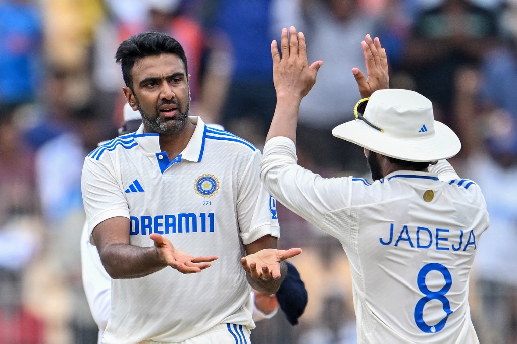 CricCrazyJohns's tweet photo. ASHWIN - JADEJA IS THE GREATEST DUO IN TESTS:

Ashwin - 113 runs + 6 wickets
Jadeja - 86 runs + 5 wickets https://t.co/5nISLgdXyu