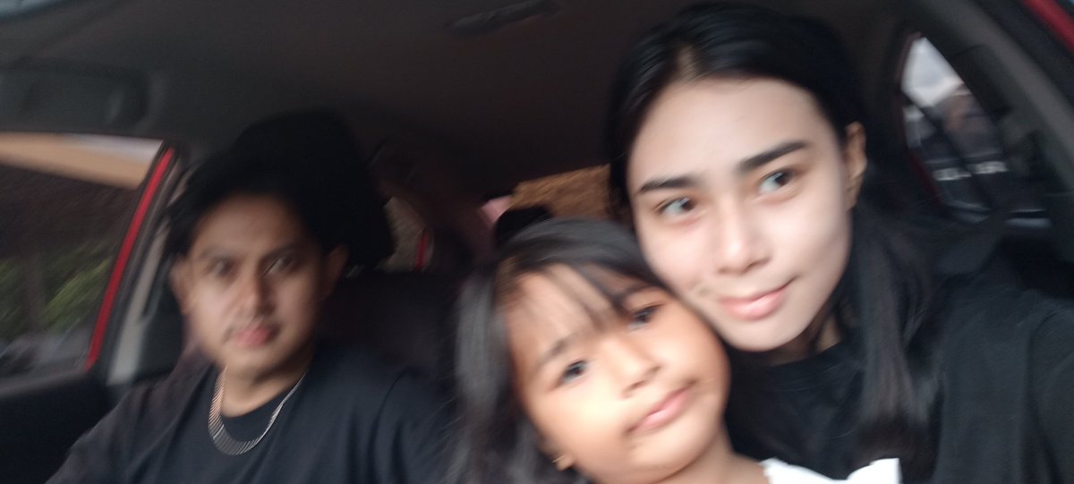 ZeinwhalidMusic's tweet photo. Look how cute she is 🥺❤️ https://t.co/QdFuV0cUB5