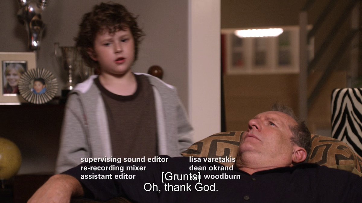 Modern_Frames's tweet photo. Modern Family - Season 01 Episode 08 - Frame 1275 of 1294 https://t.co/dTQ6bPzzRC