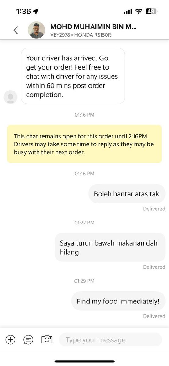 SenangSimple's tweet photo. @GrabMY 15 minit je makanan dekat post box, terus hilang. If Im not mistaken, Grab memang sediakan service door to door delivery. So tak ada isu pun kalau nak request gantung dekat grill pintu. Sebab parking moto dengan tempat lift 8-10 langkah je. https://t.co/KGXsy5haTb