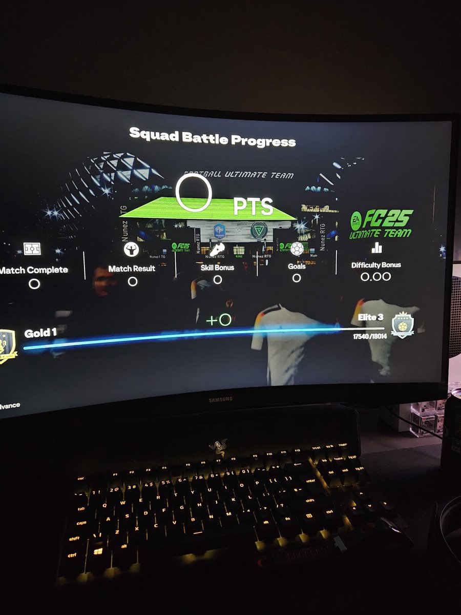 SnareFade's tweet photo. @EAHelp 3 games in total I haven't got any points for in squad battles that's me not getting elite division because of it such a buggy game https://t.co/wN11ysf4xl