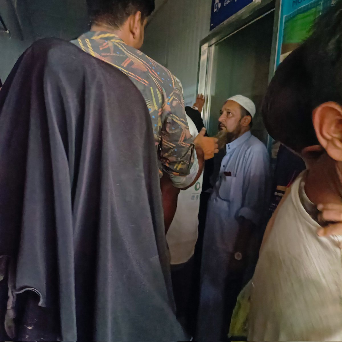 Zkaria_314's tweet photo. I would like to gather feedback from beneficiaries about their experiences with the #IOM_PHC.

What has been your experience in receiving primary healthcare services from the center in #Camp_9? https://t.co/rpl3o4ty3c