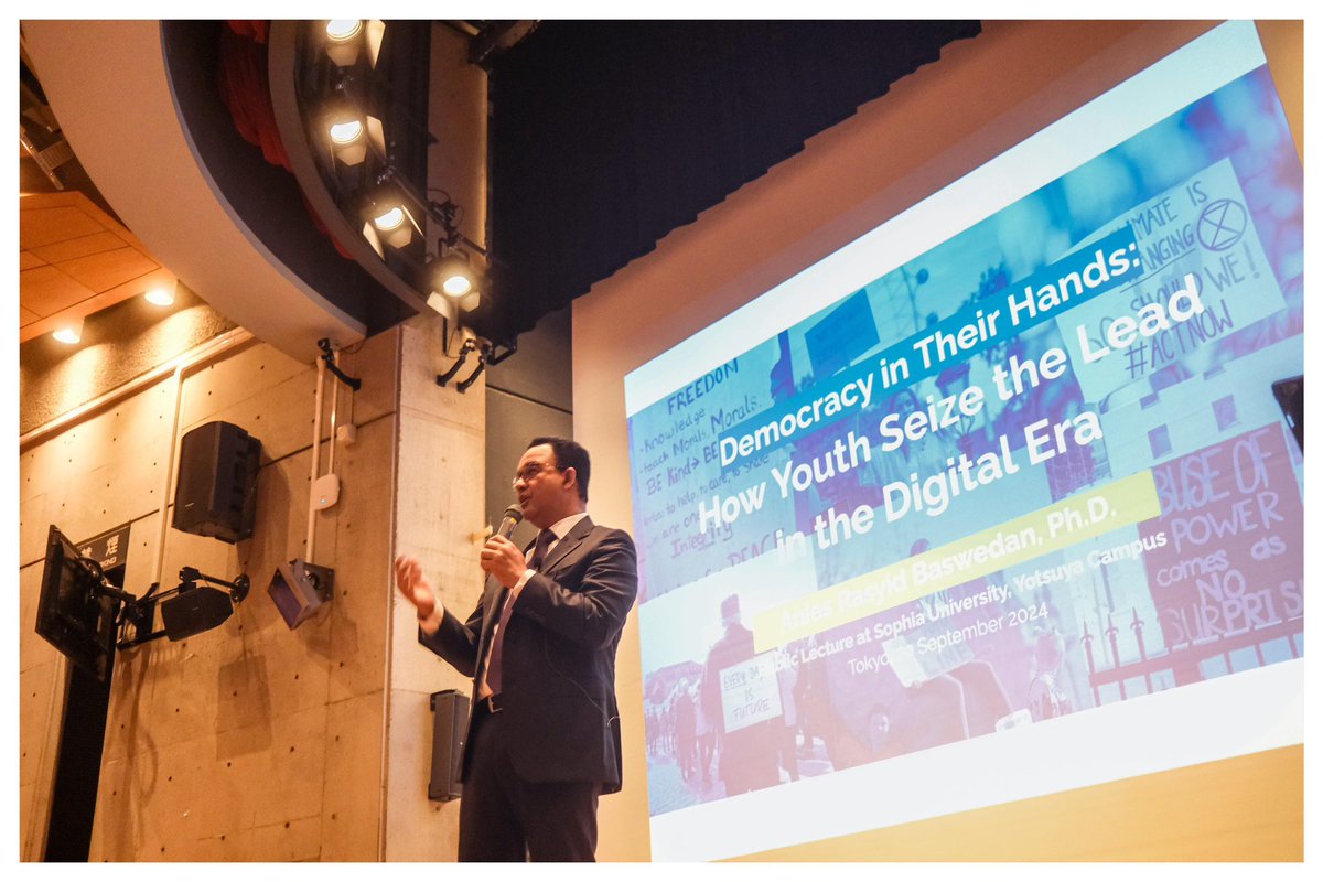 aniesbaswedan's tweet image. Mengapa penting bagi anak-anak muda untuk terlibat aktif dalam politik? 

Pertama, keterwakilan. Dengan jumlah dan proporsi yang besar, apa anak muda rela pengambilan keputusan di segala tingkat di negara ini tak mempertimbangkan suara dan aspirasi anak muda?

Kedua, anak-anak…