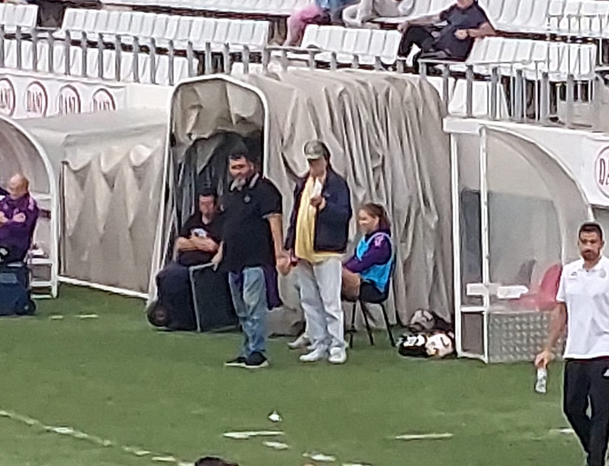 🎩Top! 

🎤 <a href="/tongarbe/">Toni García Bernardo</a> ⚽ <a href="/JoniPerea/">Joni Perea</a>