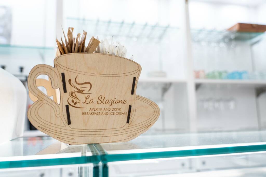 FDipalo's tweet photo. Bar La Stazione, ingrediente segreto: l’amore https://t.co/jbkfSGMwBq https://t.co/X6yCJ3Eyvy