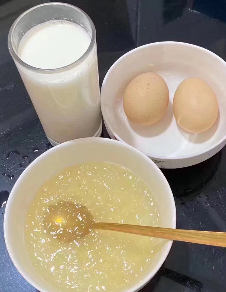 bird's nest milk , egg A simple Sunday breakfast. We all need to be healthy and smooth.