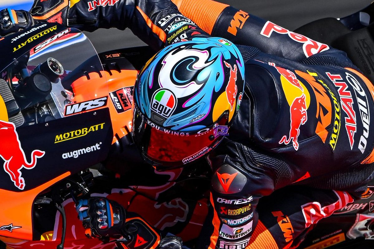 AGVHelmets's tweet image. Second #Moto2 win of the year for Celestino Vietti at the #EmiliaRomagnaGP! The Italian ace sent his home crowd ballistic with a narrow win at the @circuitomisano! P3 for @TonyArbolino, who fought for victory till the end! #AGVrider